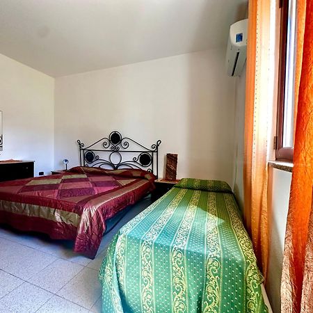 Casa Del Sole Appartement Campofelice Di Roccella Buitenkant foto