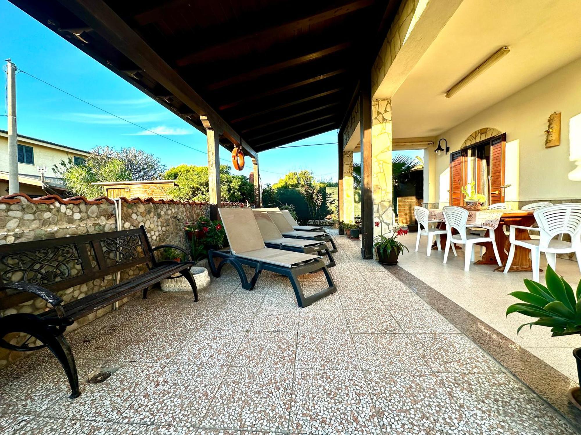 Casa Del Sole Appartement Campofelice Di Roccella Buitenkant foto