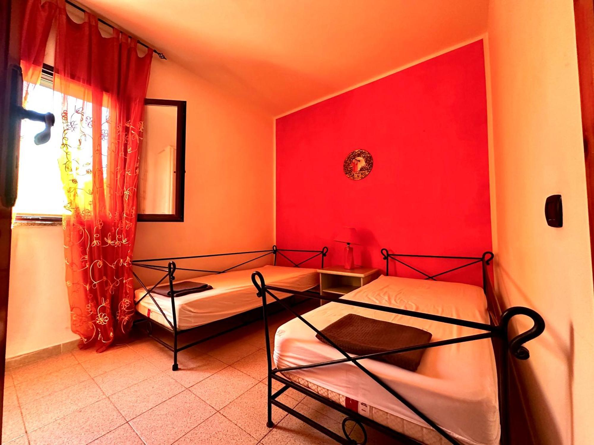 Casa Del Sole Appartement Campofelice Di Roccella Buitenkant foto