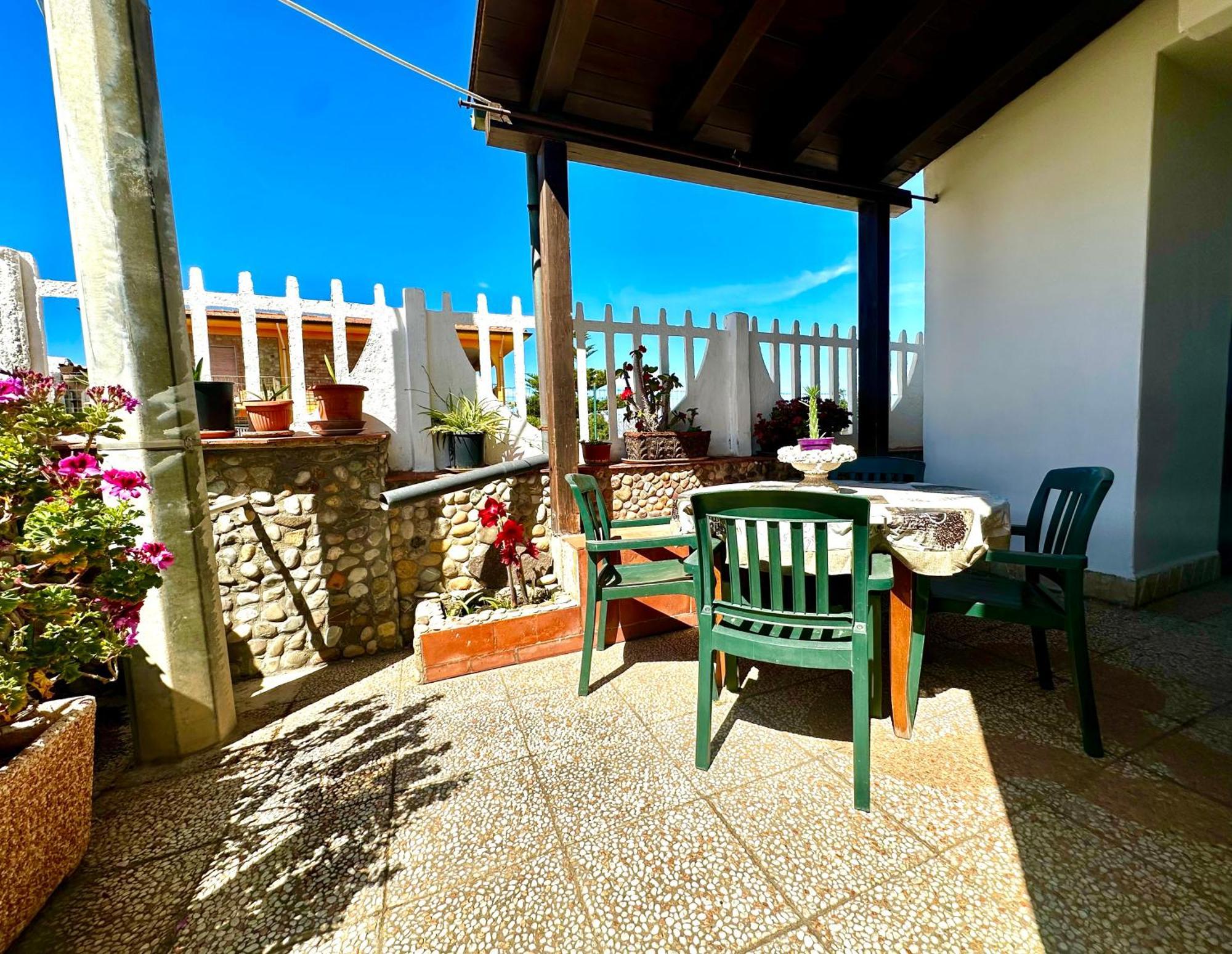Casa Del Sole Appartement Campofelice Di Roccella Buitenkant foto